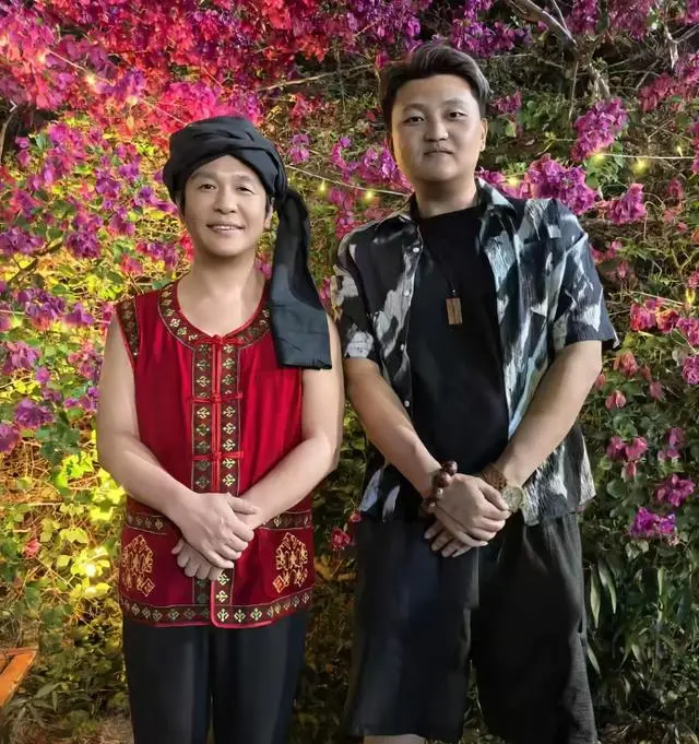宋小宝加盟《乡村爱情19》片场照曝光，剧组转战海南花梨谷拍摄 - 现场图
